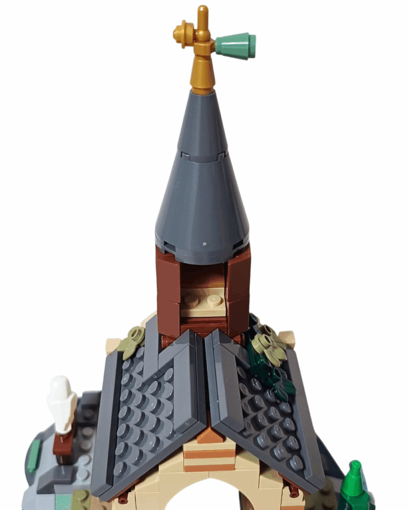 LEGOボートハウス屋根の背面。物見部屋に望遠鏡パーツあり