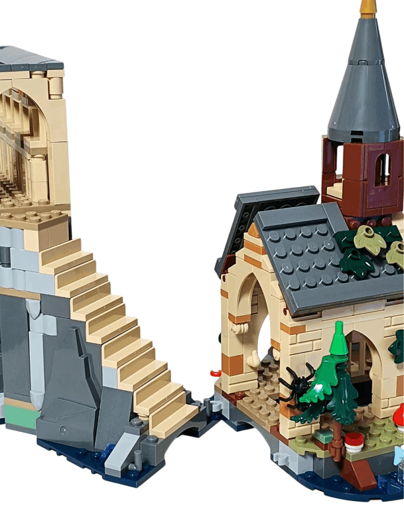 LEGOボートハウスと別売りホグワーツ大広間セットの接続部を確認