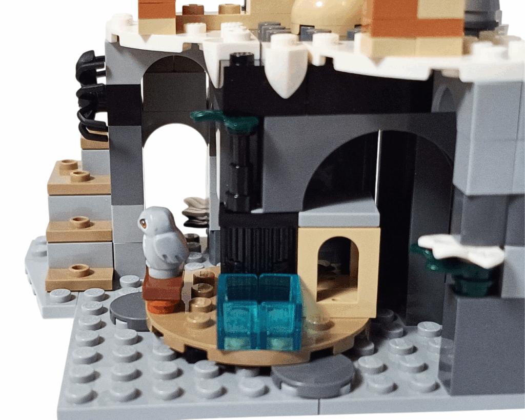 ふくろう小屋の外観、階段右側