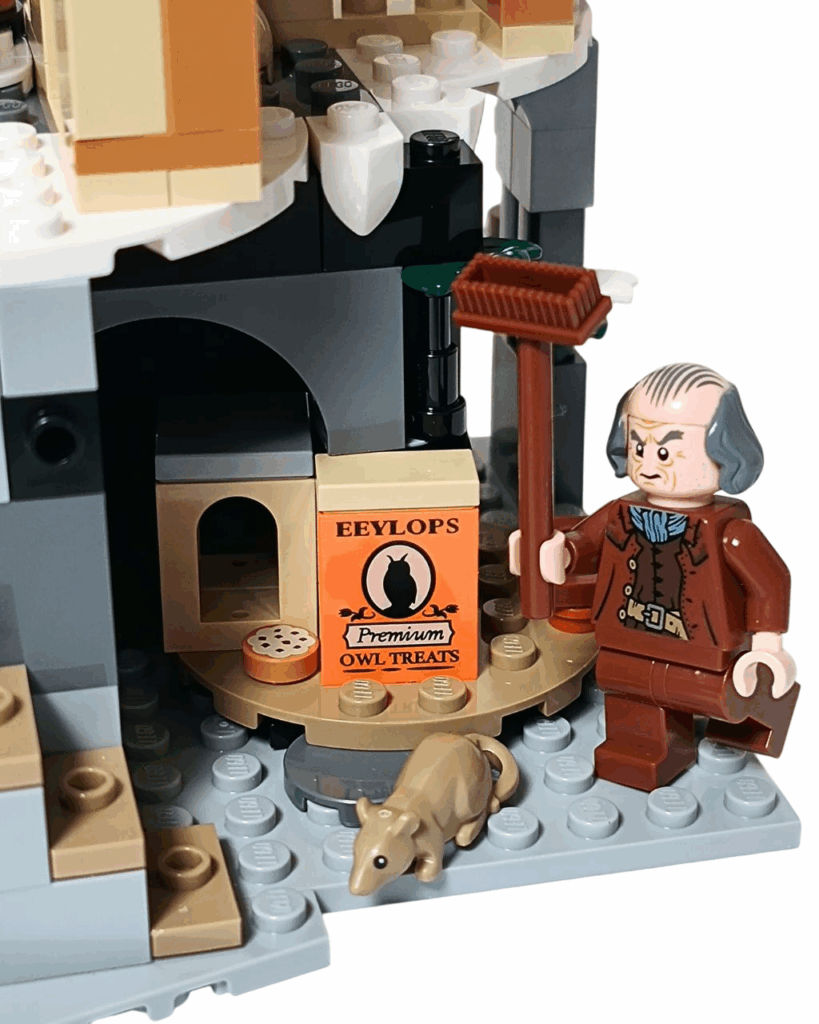 ネズミを追いかけるフィルチのごっこ遊びシーン