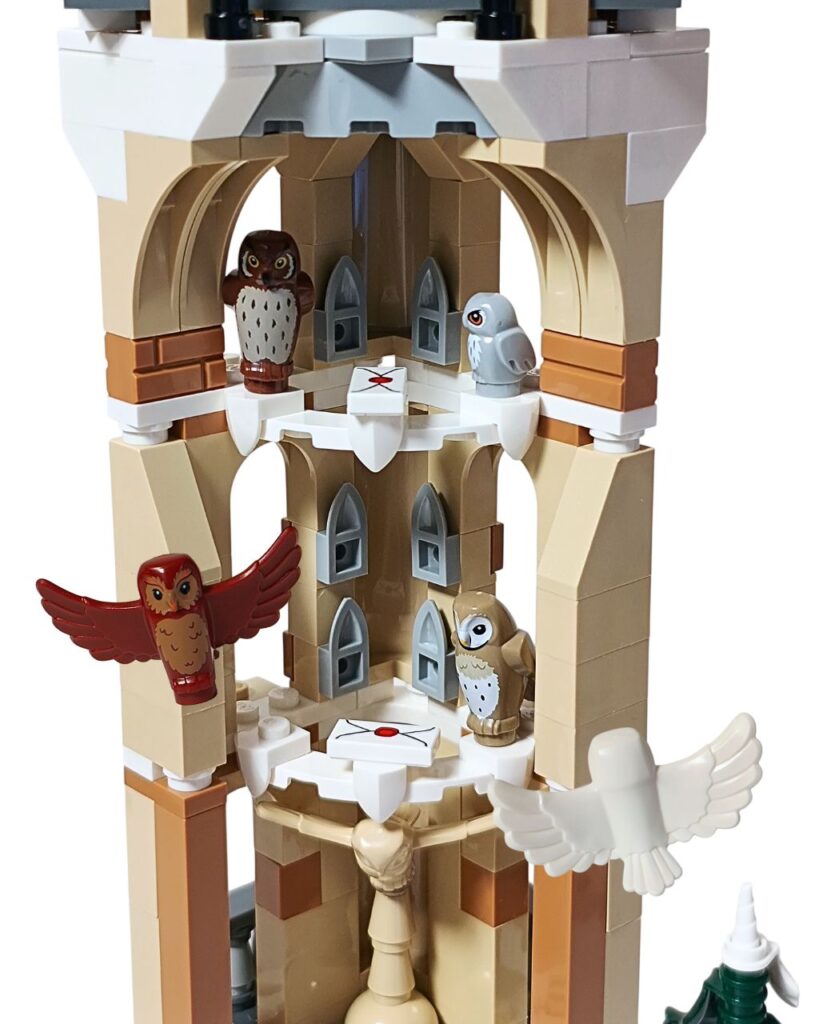 フクロウたちが手紙を運ぶ様子のごっこ遊び