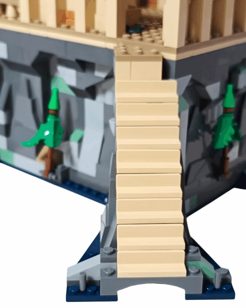 階段を正面から見た大広間セットの全景