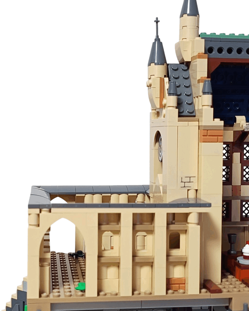 側面から見た中庭と大広間の接続部分