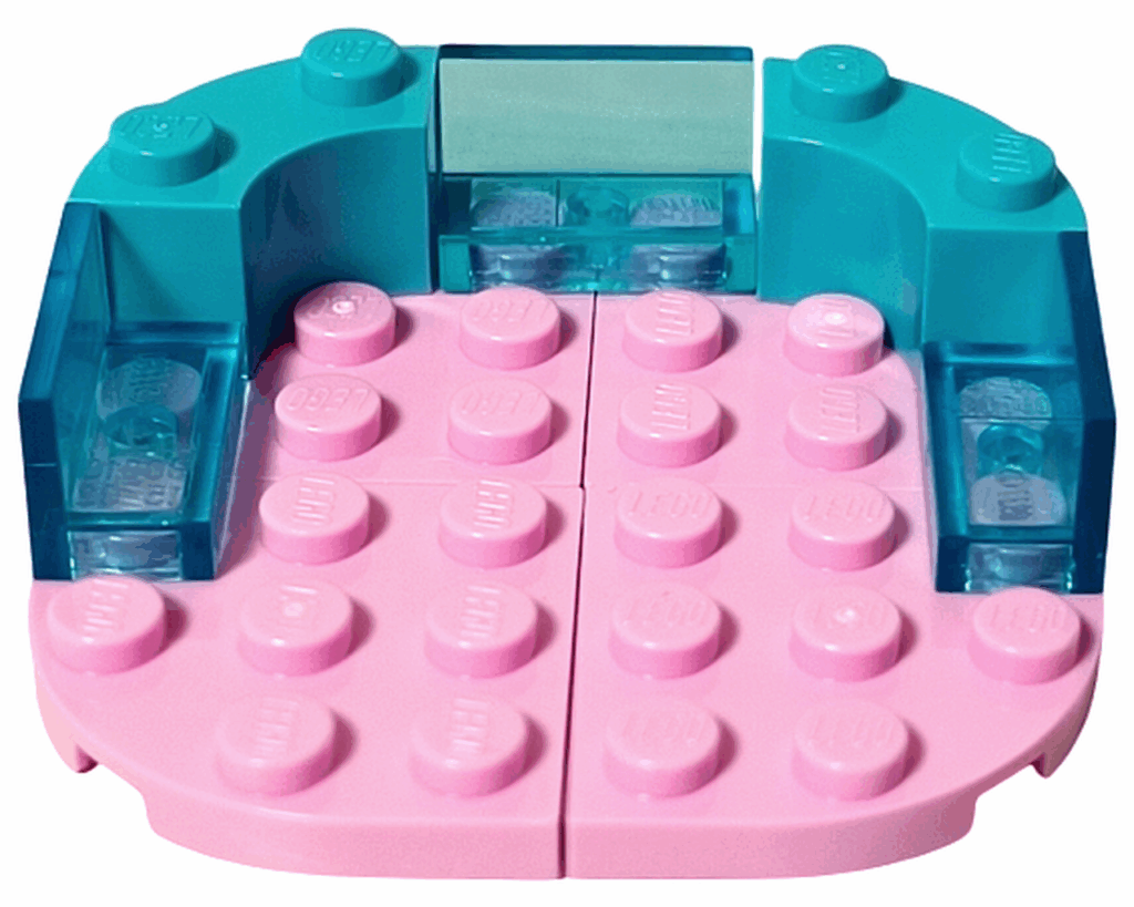 LEGO Friends 3931 ハッピープールサイド プールの組立途中。ピンクの基礎にアクアブルーの壁を取り付けている