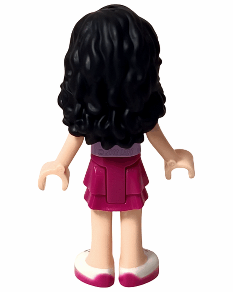LEGO Friends 3931 ハッピープールサイド エマのミニドール後ろ側。黒髪のウェーブが背中まで伸びるスタイル