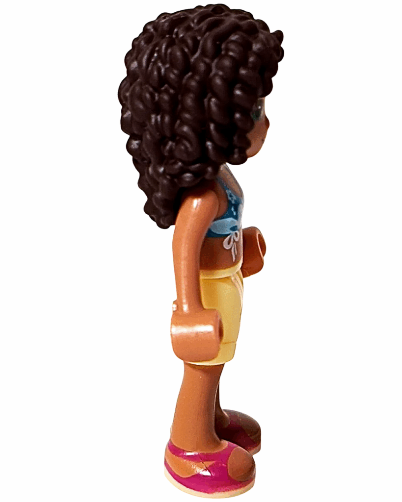 レゴ フレンズ 41008 スプラッシュプール アンドレア右側。カールヘアが肩にかかっている。