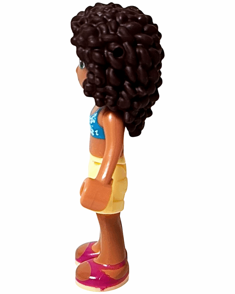 レゴ フレンズ 41008 スプラッシュプール アンドレア左側。カールヘアと黄色のパンツが見える。