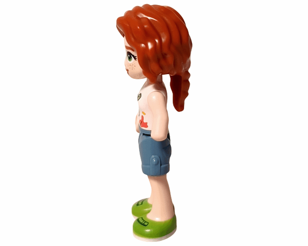 LEGO Friends 41739 オータム ミニドール左側。横向きで三つ編みが肩の後ろに流れている。