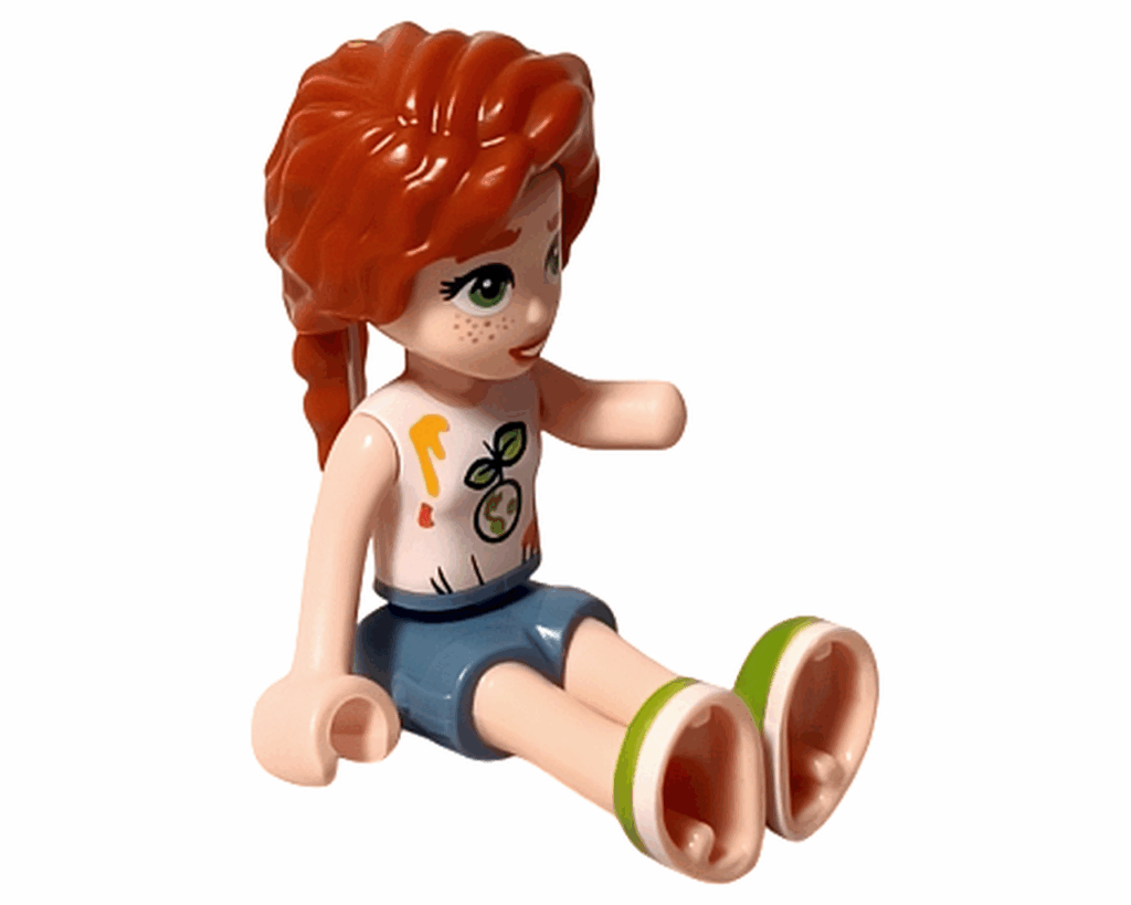 LEGO Friends 41739 オータム ミニドールが座って微笑んでいる。