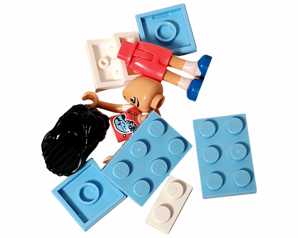 LEGO Friends 42668 アドベントカレンダー 5日目のパーツ一覧。青と白のブロック、リアンの上半身・下半身・髪パーツなど。