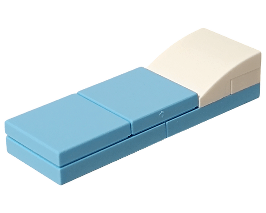 LEGO Friends 42668 リアンのベッド。水色のブロックと白い枕のやさしいデザイン。