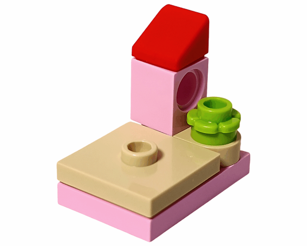 LEGO Friends 42668 モルモットのハウス。ピンクの土台に赤い屋根と植物がついたデザイン。