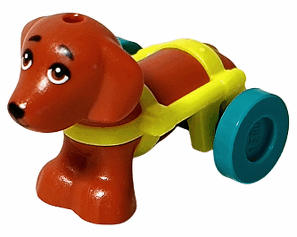 LEGO Friends 42668 ピクルスの組立。ブラウンの犬に黄色のハーネスとターコイズの車輪がついている。