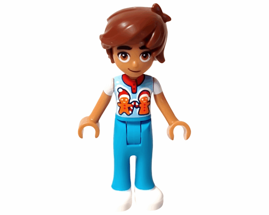 LEGO Friends 42668 レオ ミニドール正面。青いパンツと白いTシャツにジンジャーブレッドのプリント入りトップスを着ている。
