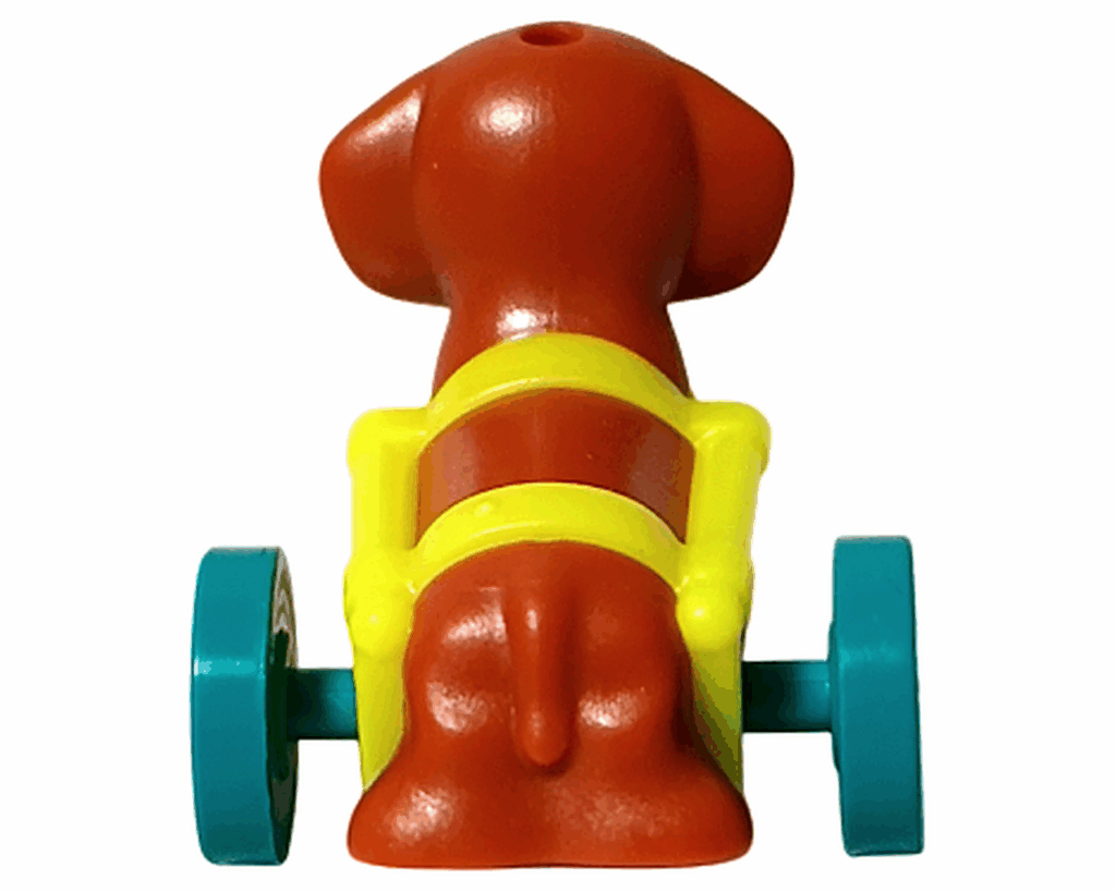 LEGO Friends 42668 ピクルス 動物フィギュア 背面。黄色いハーネスとターコイズの車輪が特徴の犬の後ろ姿。しっぽまで丁寧に造形されたデザイン。
