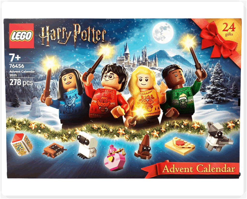 LEGO Harry Potter 76456「ハリー・ポッター アドベントカレンダー2025」パッケージ正面。 雪のホグワーツ城を背景に、セーター姿のハリー、チョウ、ハンナ、ブレーズのミニフィギュアが杖を掲げて立つ。 下部にはマンドレイク、バックビーク、スタッグ・パトローナス、アラゴグなどの魔法生物が並ぶ。