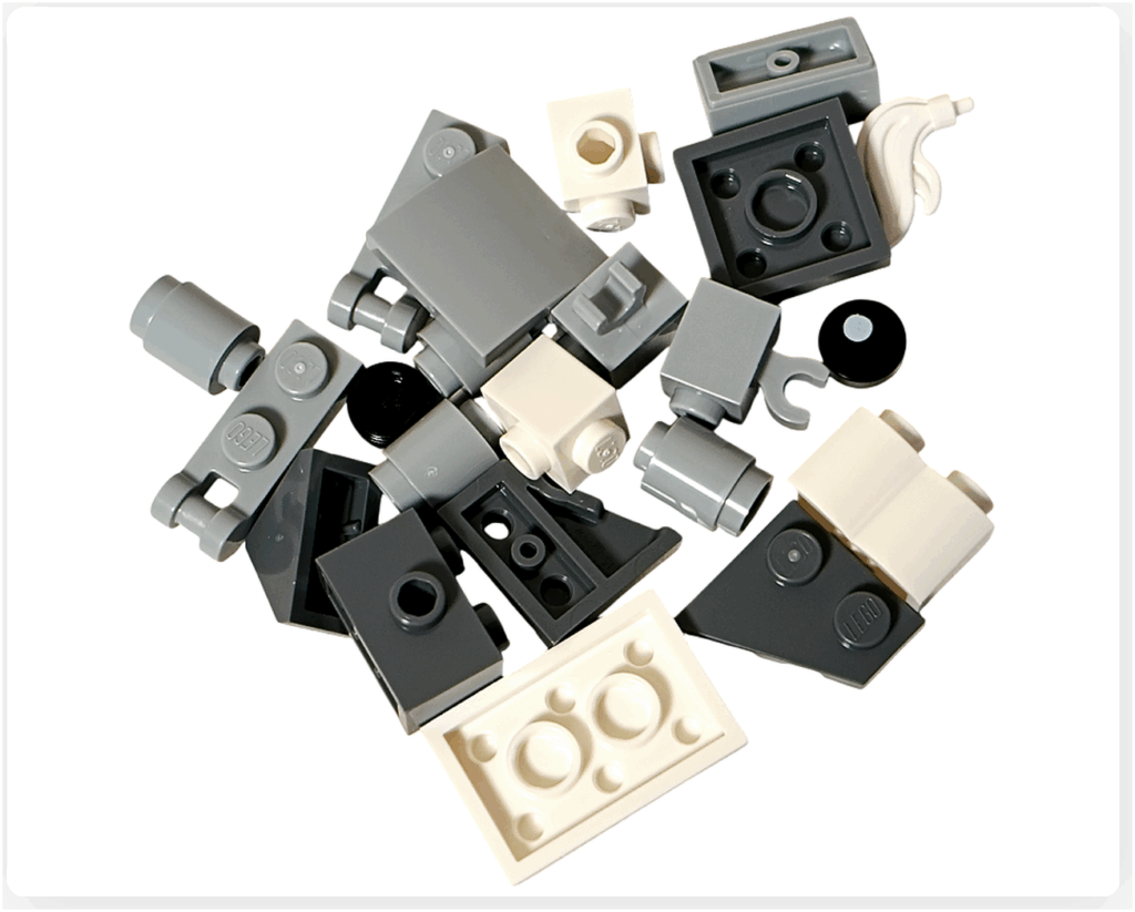 LEGO Harry Potter 76456「ハリー・ポッター アドベントカレンダー2025」8日目のパーツ。 バックビーク（ヒッポグリフ）を組み立てるためのブロックで、グレーとホワイトのパーツを中心に構成。 くちばし形や翼のジョイントパーツなど、可動部品を含む一式。