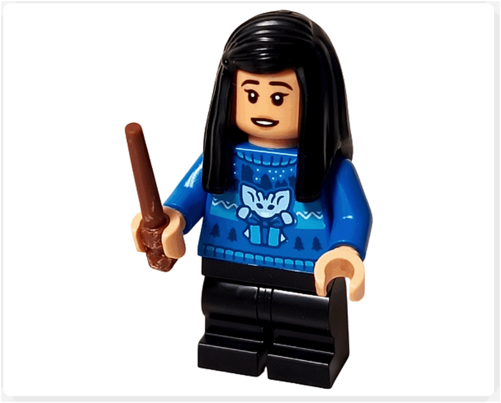 LEGO Harry Potter 76456「ハリー・ポッター アドベントカレンダー2025」チョウ・チャンのミニフィギュア正面。 青いセーターに不思議な生き物の柄、黒い脚部、黒髪パーツ、杖を持つ姿。