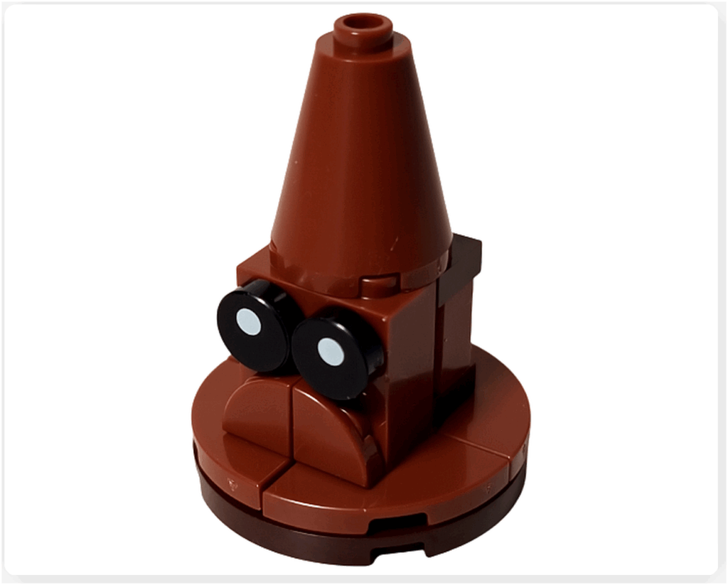 LEGO Harry Potter 76456「ハリー・ポッター アドベントカレンダー2025」組み分け帽子の完成。 茶色いブロックで作られた帽子の前面には、黒い目のようなパーツと口の形が再現されている。