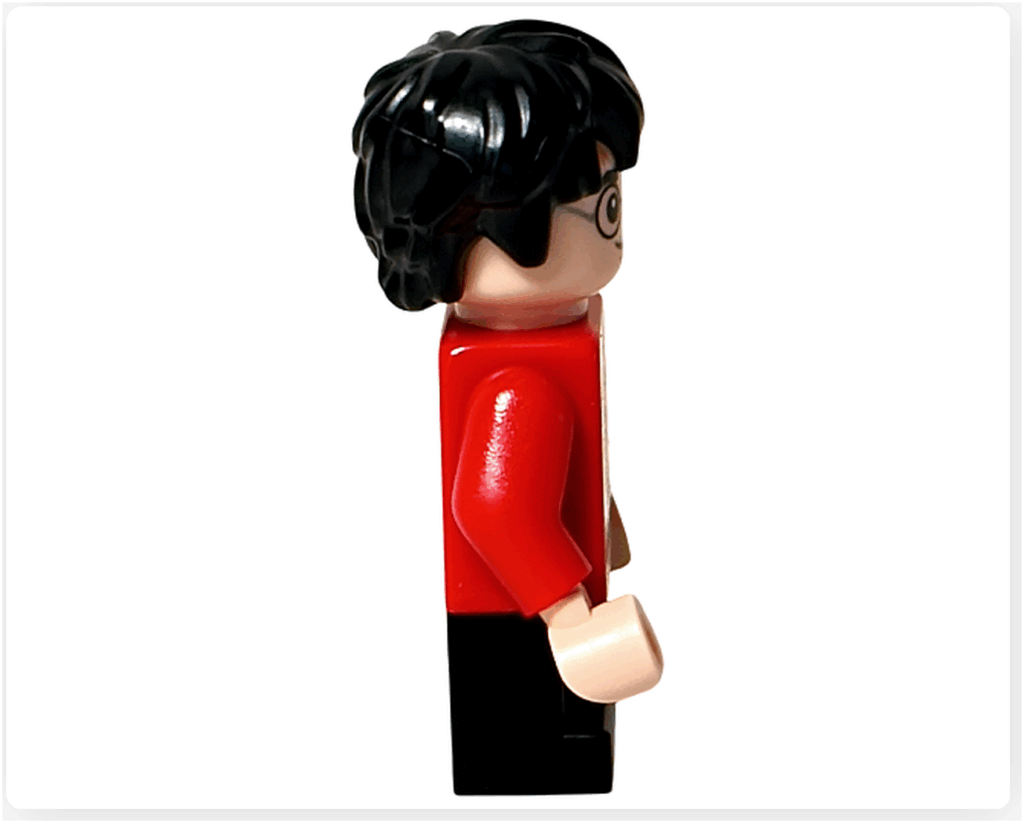 LEGO Harry Potter 76456「アドベントカレンダー2025（Harry Potter Advent Calendar 2025）」登場キャラクター、ハリー・ポッターのミニフィギュア右側面。 赤いセーターと黒髪の造形が特徴的。