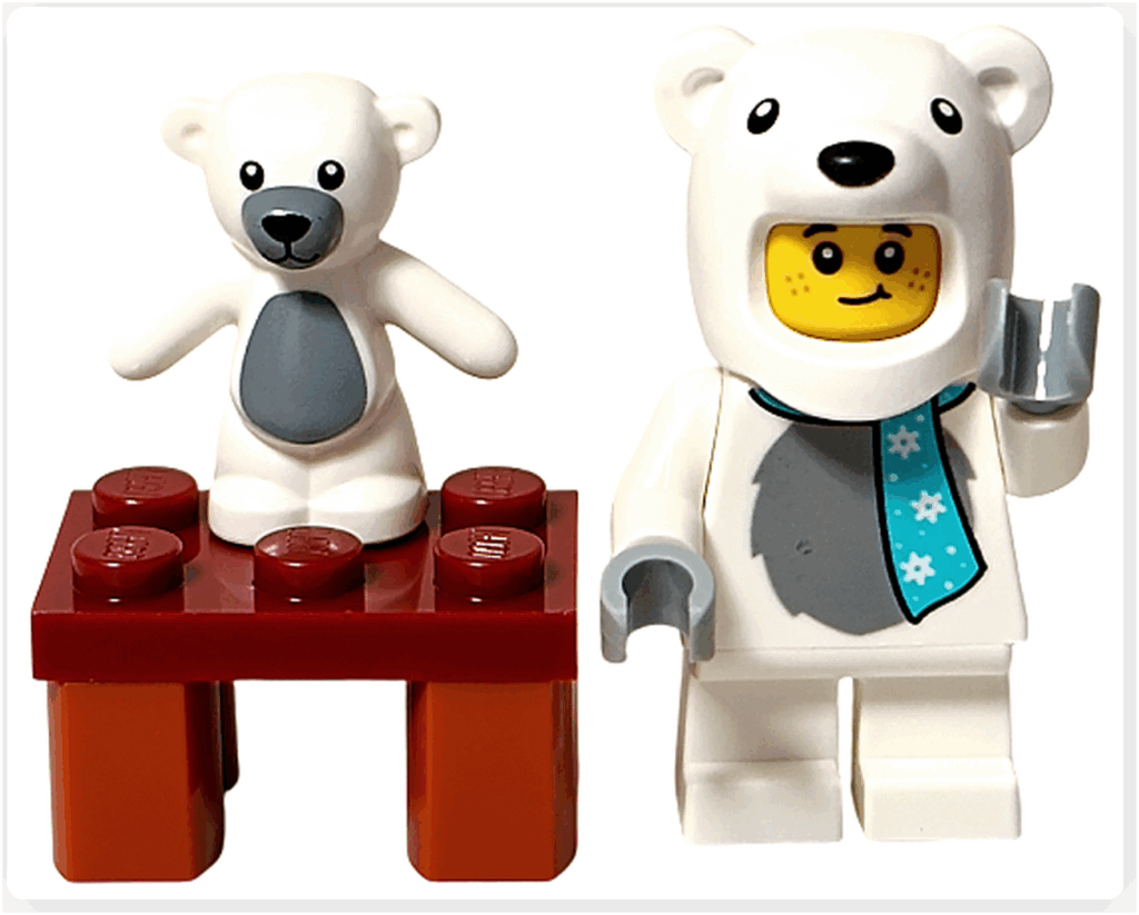 LEGO CITY 60475 Advent Calendar 2025（3日目）ホッキョクグマミニフィグとぬいぐるみを並べたシーン。赤いスタンド上の白いぬいぐるみとミニフィグが並ぶ構図。