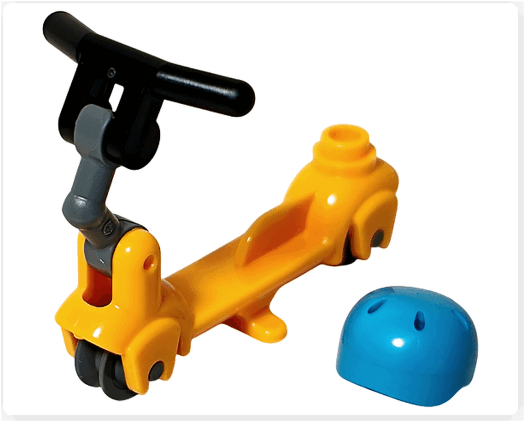 LEGO CITY 60475 Advent Calendar 2025（4日目）完成したキックスクーター。黄色い車体と黒い車輪、青いヘルメットが並ぶ完成状態。