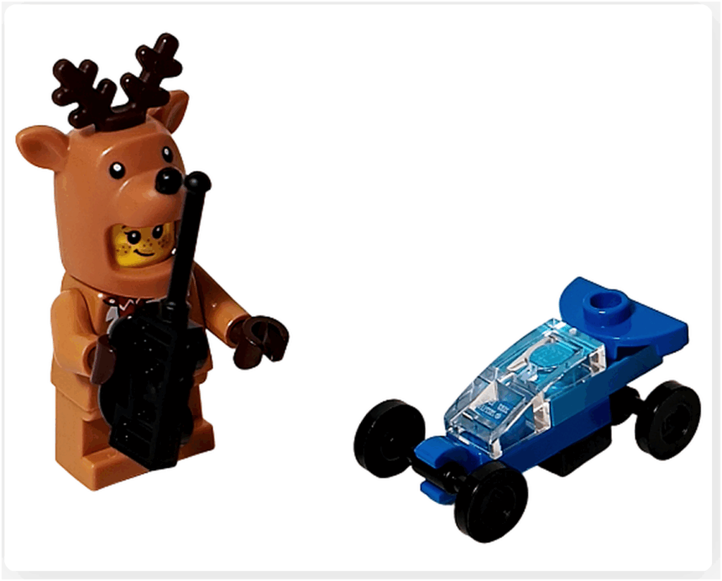 LEGO CITY 60475 Advent Calendar 2025（10日目）トナカイコスチュームの女の子ミニフィグが送信機を持ち、青いラジコンカーを前に立つシーン写真。