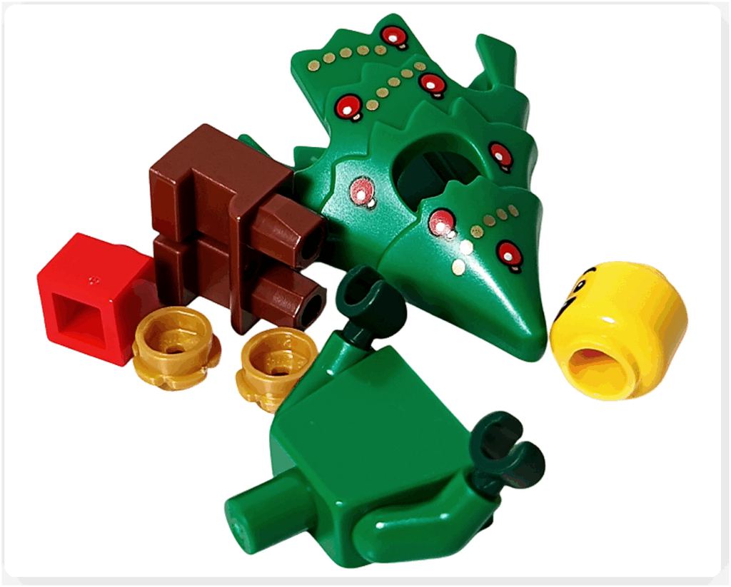 LEGO CITY 60475 Advent Calendar 2025(17日目)ツリーコスチュームの男の子のパーツ構成。もみの木型スーツ、顔パーツ、胴体、脚、赤いプレゼントブロックなどが並んだ状態。