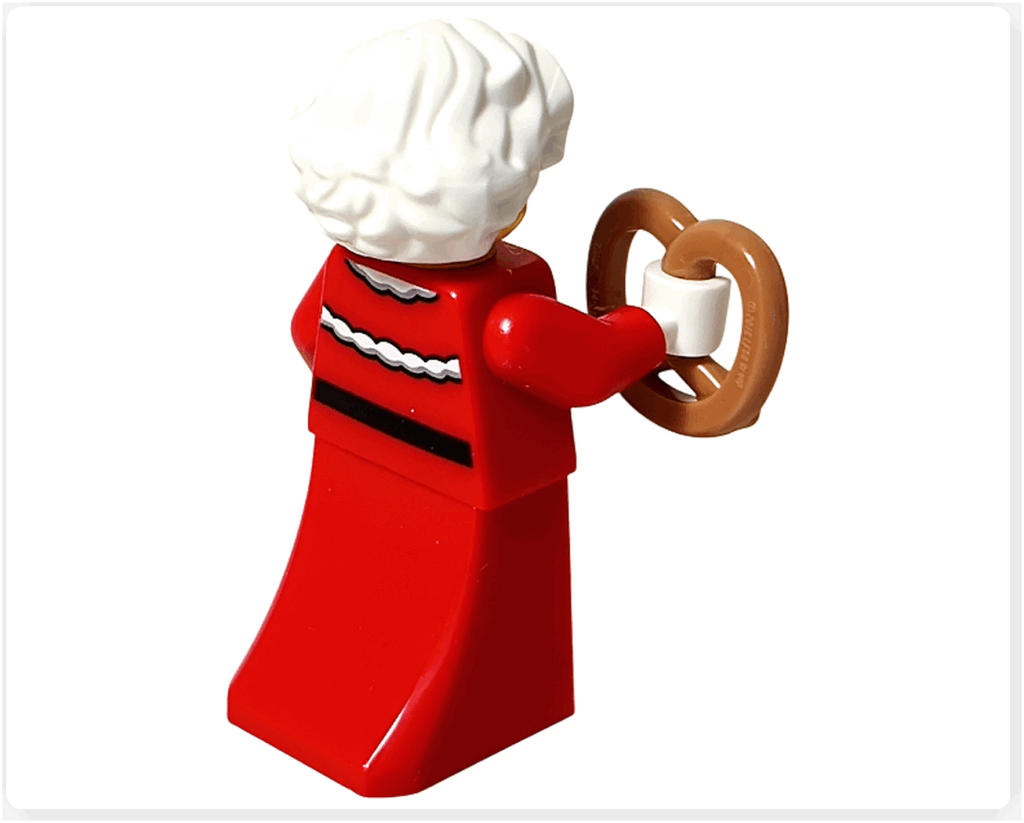 LEGO CITY 60475 Advent Calendar 2025(21日目)ミセス・サンタの背面。白いファー模様と白髪パーツが確認できる後方アングル。