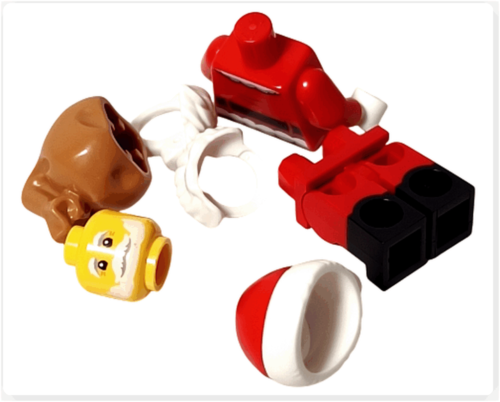 LEGO CITY 60475 Advent Calendar 2025(24日目)サンタクロースのパーツ構成。赤い胴体と脚パーツ、頭部、サンタ帽子、白いヒゲ、茶色のプレゼント袋が並んだ状態。