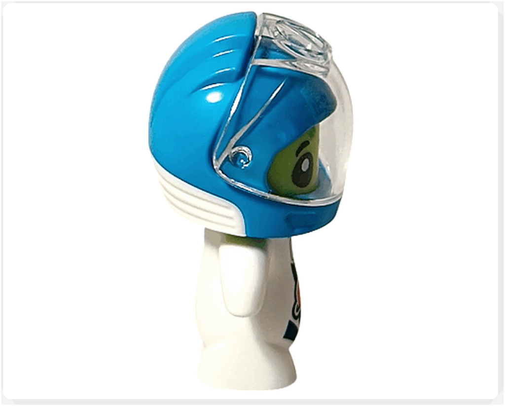 LEGO CITY 60475 Advent Calendar 2025 エイリアン 左側面。青いヘルメットと透明バイザーの形状がわかる角度。