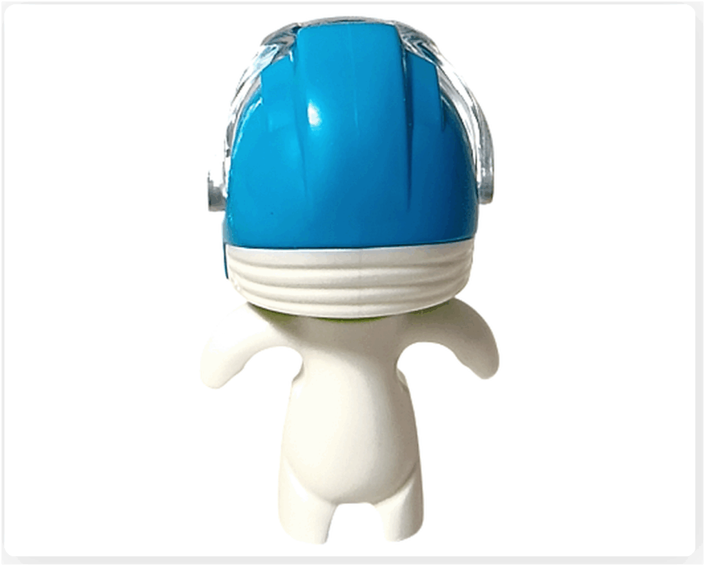 LEGO CITY 60475 Advent Calendar 2025 エイリアン 背面。青いヘルメットの背面デザインと白い宇宙服の後ろ姿。