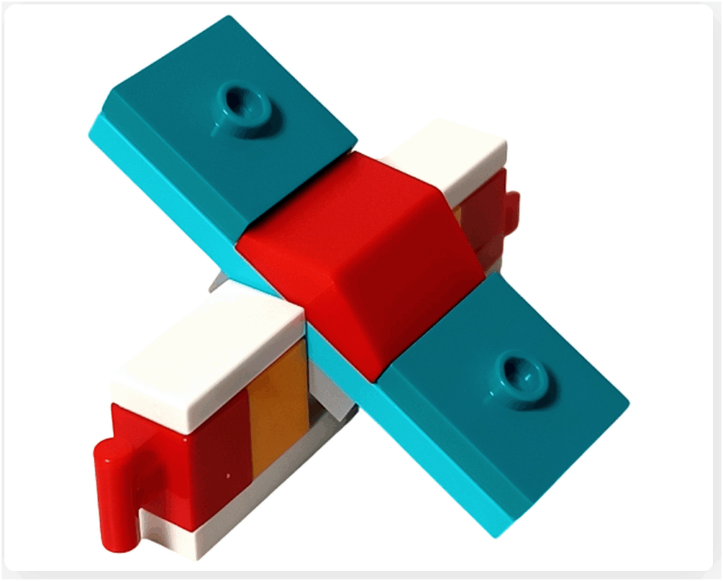 LEGO Friends 41758「アドベントカレンダー2023」10日目のシーソー完成モデル。ターコイズの板が中央支点で可動し、白・赤・黄の足場が両端についた小型アジリティシーソーです。