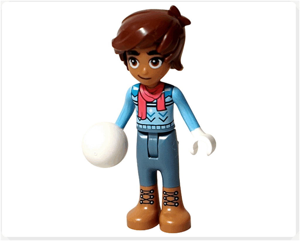 LEGO Friends 41758「アドベントカレンダー2023」11日目の完成モデル。ライトブルーのセーターとピンクのマフラーを着たレオが雪玉を手に持って立っている正面ショットです。