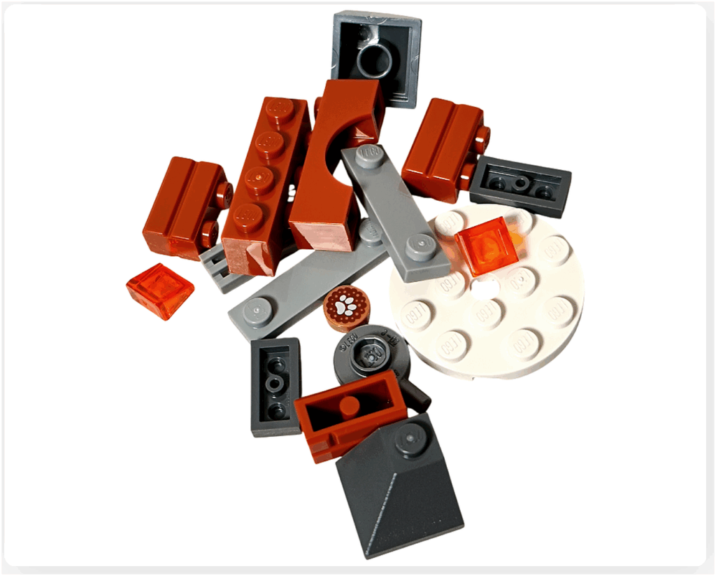 LEGO Friends 41758「アドベントカレンダー2023」15日目のパーツ。ホワイトの丸プレート、レンガ色のアーチブロック、グレーのヒンジパーツ、焼き菓子のプリントタイルなど、窯(オーブン)を組み立てるためのブロック一式です。