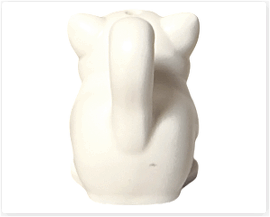 LEGO Friends 41758 チュロスの背面。白いボディと短めの尻尾。