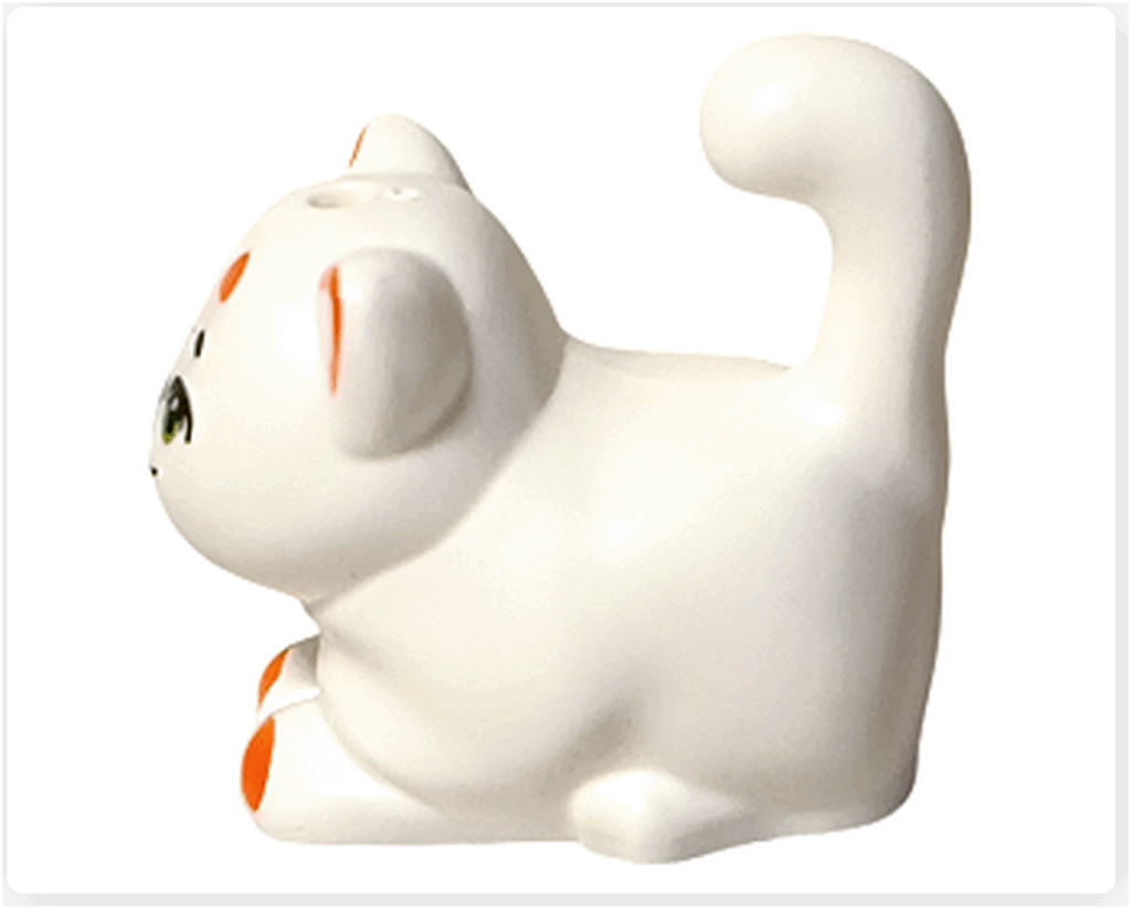 LEGO Friends 41758 チュロスの左側面。オレンジ模様と肉球風の足先プリント。