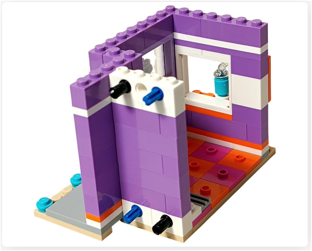 レゴ フレンズ 42674 組立レビュー第1部の連結ギミック。フローズンドリンクのお店の壁内部に、隣の建物と接続するためのピン付き連結構造を組み込んだ状態。