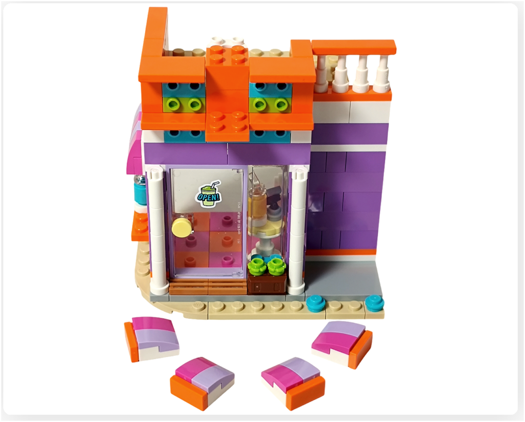 レゴ フレンズ 42674 組立レビュー第1部のひさしパーツ写真。フローズンドリンクのお店正面に取り付けるためのカラフルな屋根パーツが並んでいる。