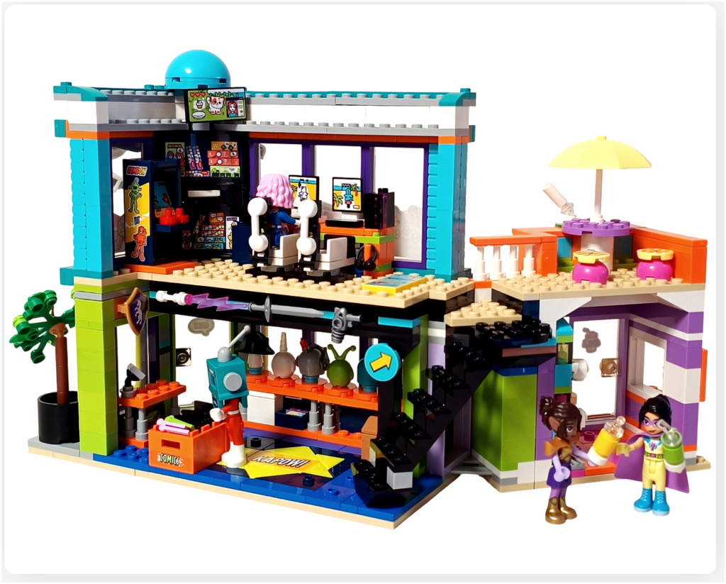 レゴ フレンズ 42674「コミックショップとゲームセンター」完成シーン フローズンドリンク店・コミックショップ・ゲームセンターとリアン、アリヤ、ザック、ノヴァ