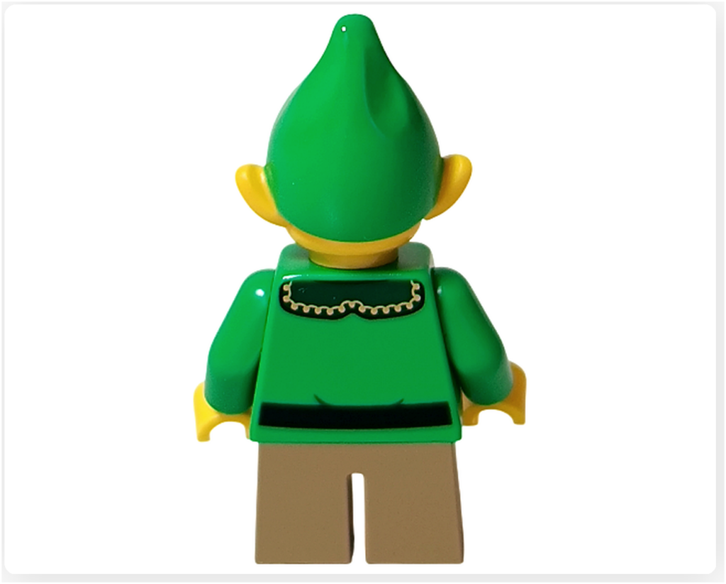 レゴ 40746 シーズナル クリスマスプレゼント配達トラックのエルフを背面から撮影した写真。緑の上着には金色の装飾が描かれ、帽子の形状や背中のプリントが確認できる構図になっています。