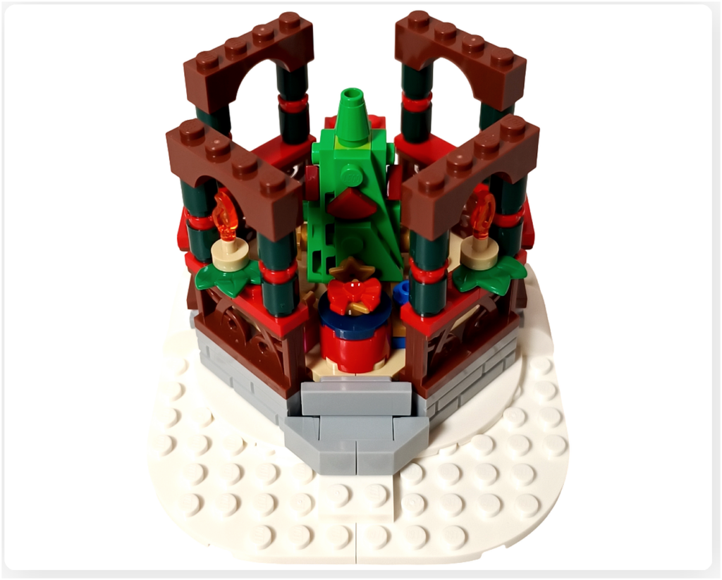 レゴ 40778 雪のあずまや(Winter Gazebo)の組立工程。袋2が完成し、ロウソク付きの柱とアーチ構造が一周した状態。