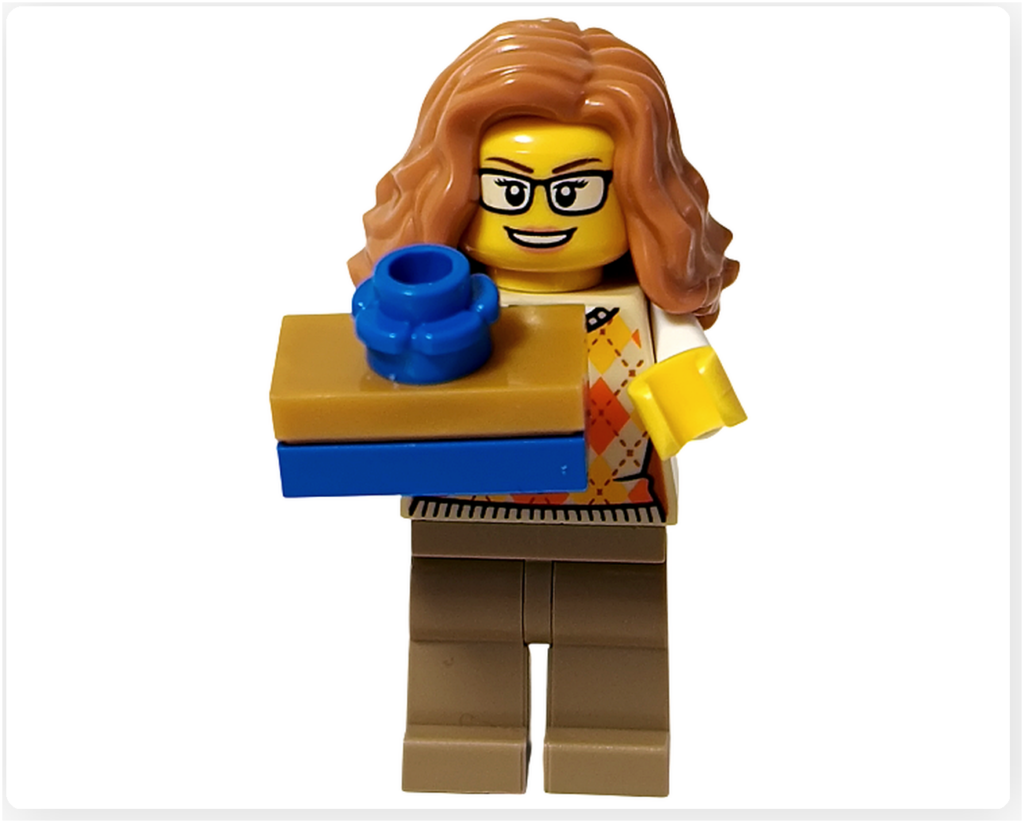 レゴ 40778 雪のあずまや（Winter Gazebo）に含まれるコントラバス奏者ミニフィグのプレゼント持ちポーズ。箱型のプレゼントとカップを手に持ち、眼鏡をかけた笑顔の表情とベージュ系トップス、ブラウンのパンツの配色が分かる。
