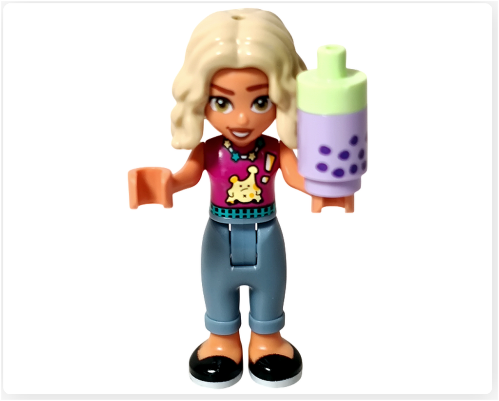 レゴ フレンズ 41733「タピオカティ スタンド」ノヴァ 正面でドリンクを持って立っている