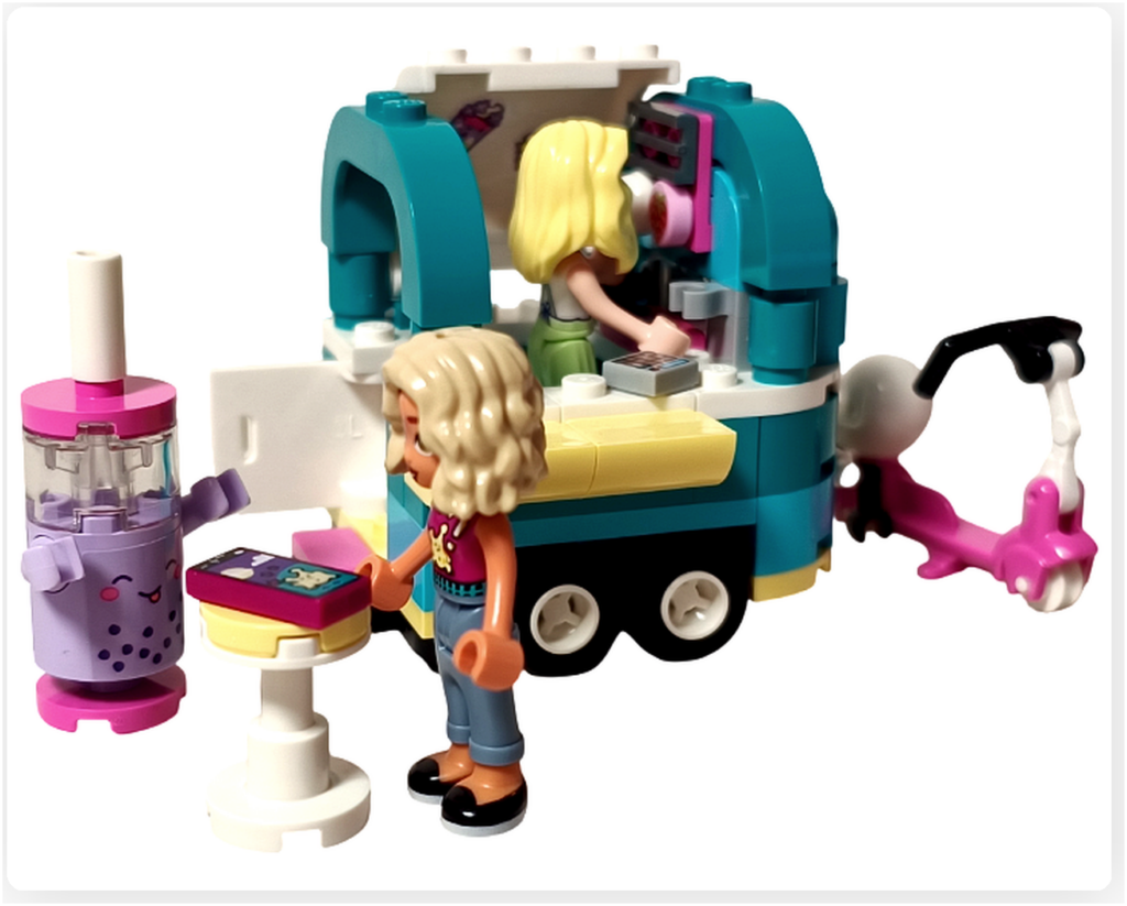 レゴ フレンズ 41733「タピオカティスタンド」 マチルダがドリンクを作り ノヴァが待つ完成シーン