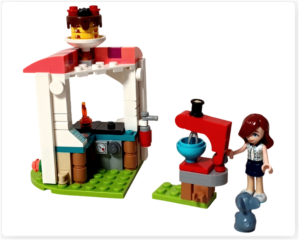 レゴ フレンズ 41753「パンケーキ屋」 完成シーン ペイズリーが仕込みを行い、メロディがそばで見守っている様子