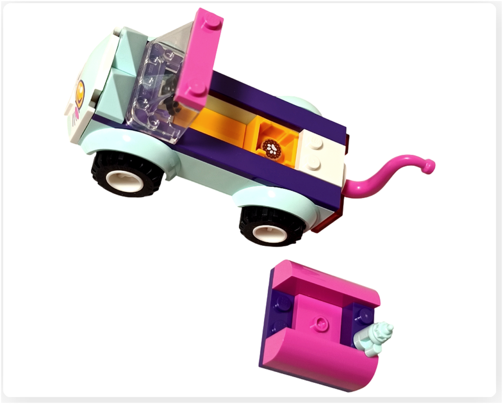 レゴ フレンズ 41439「ねこのペットサロンカー」 組立レビュー 後部カバー未装着の車体後方内部の様子