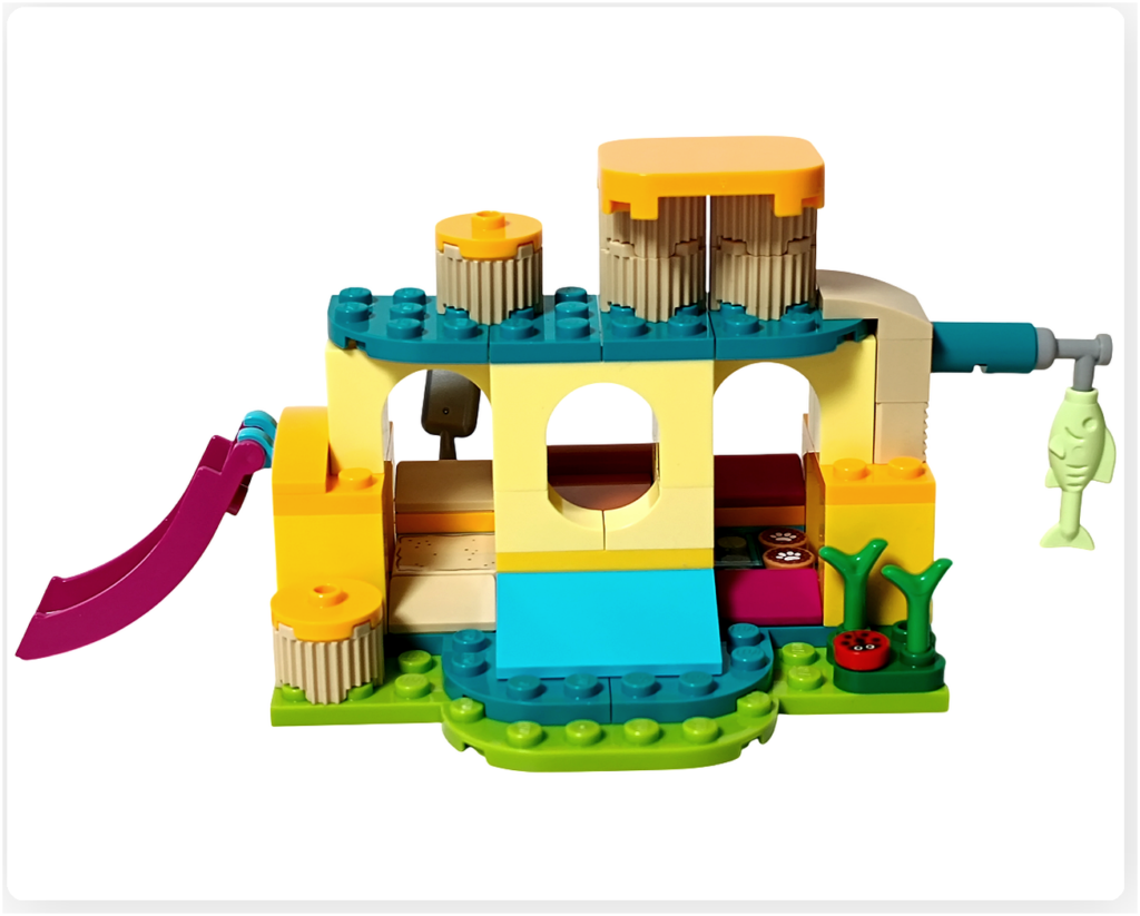 レゴ フレンズ 42612「ネコちゃんランド」 組立レビュー アーチ入口と滑り台を備えた遊び場の正面全体