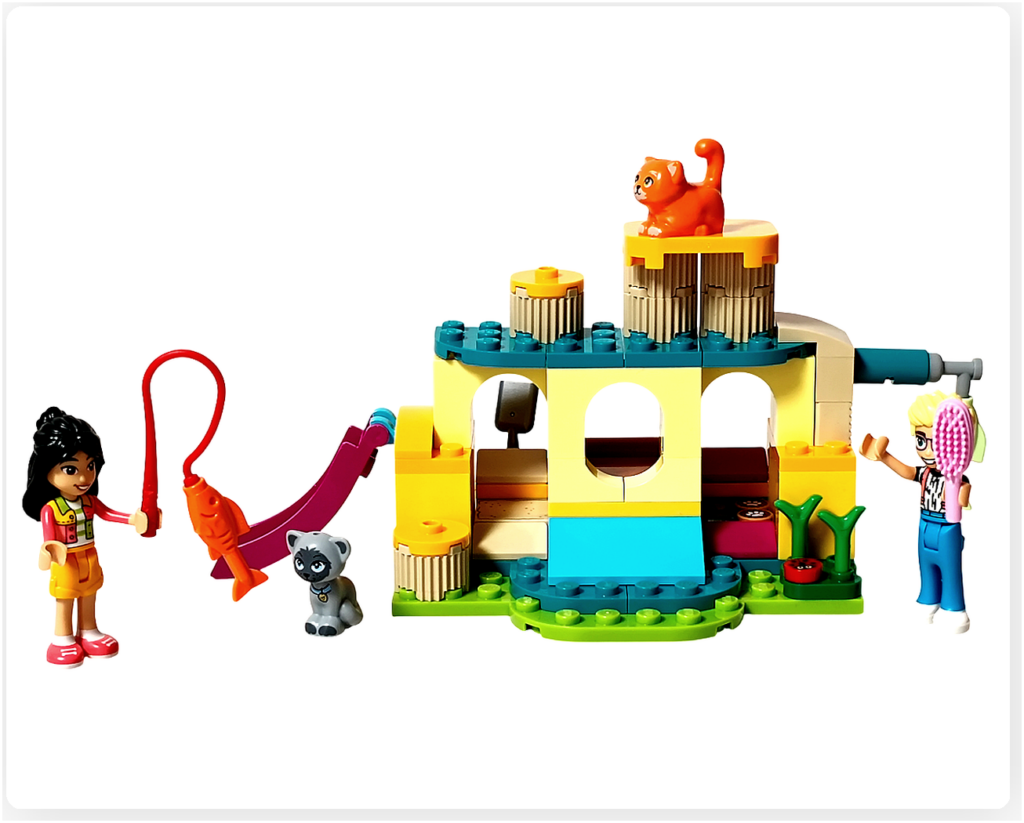 レゴ フレンズ 42612「ネコちゃんランド」 総合案内 完成した遊び場の全体構成とオリーとリアンとネコ2匹の配置シーン