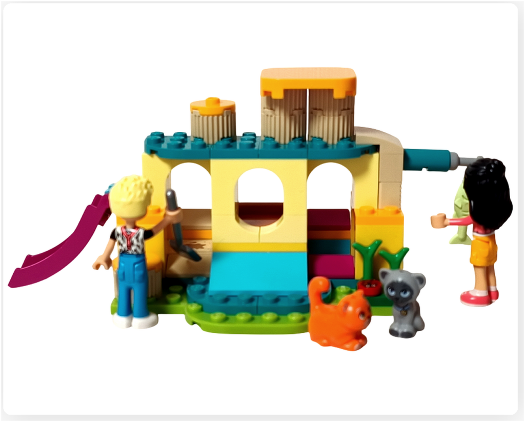 レゴ フレンズ 42612「ネコちゃんランド」 総合案内 回想シーン 片づけをするオリーとリアンと休むネコたちの様子